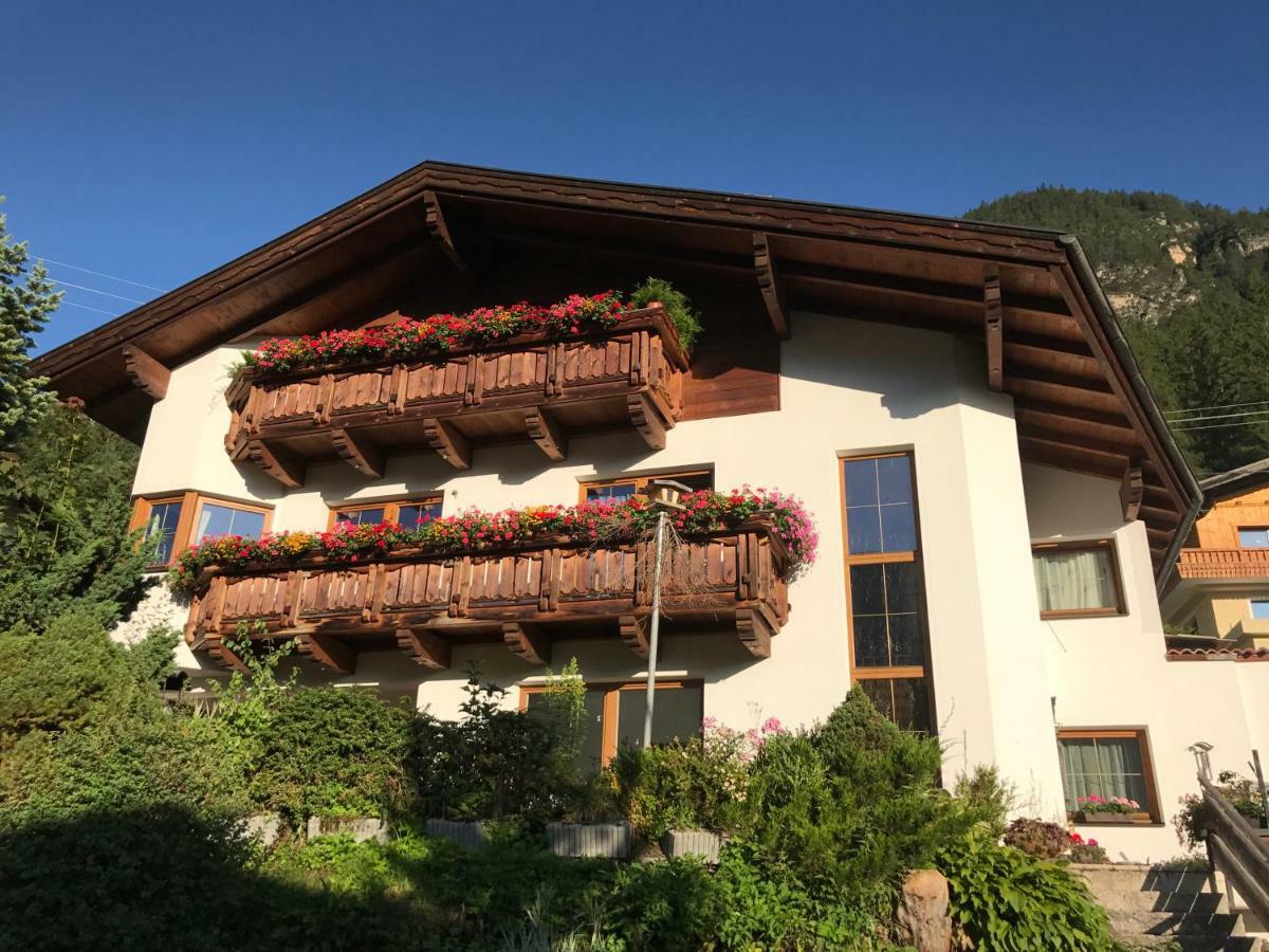 Ferienwohnung Bergler Trins Esterno foto